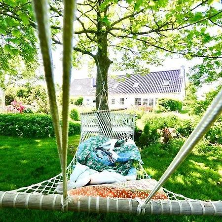 Landlig Idyl Kun 15 Minutter Fra Aalborg Centrum