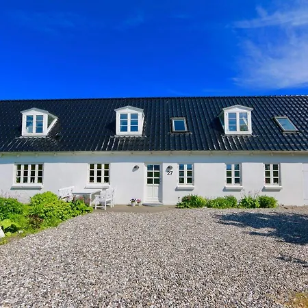 Landlig Idyl Kun 15 Minutter Fra Aalborg Centrum Klarup